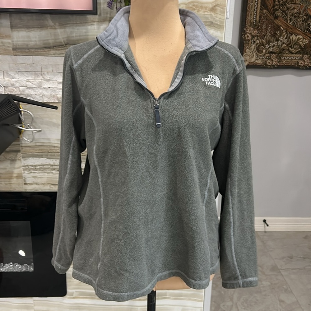 The North Face Gray Fleece Quarter Zip Jacket. Size XL (960) - Picture 6 of 12